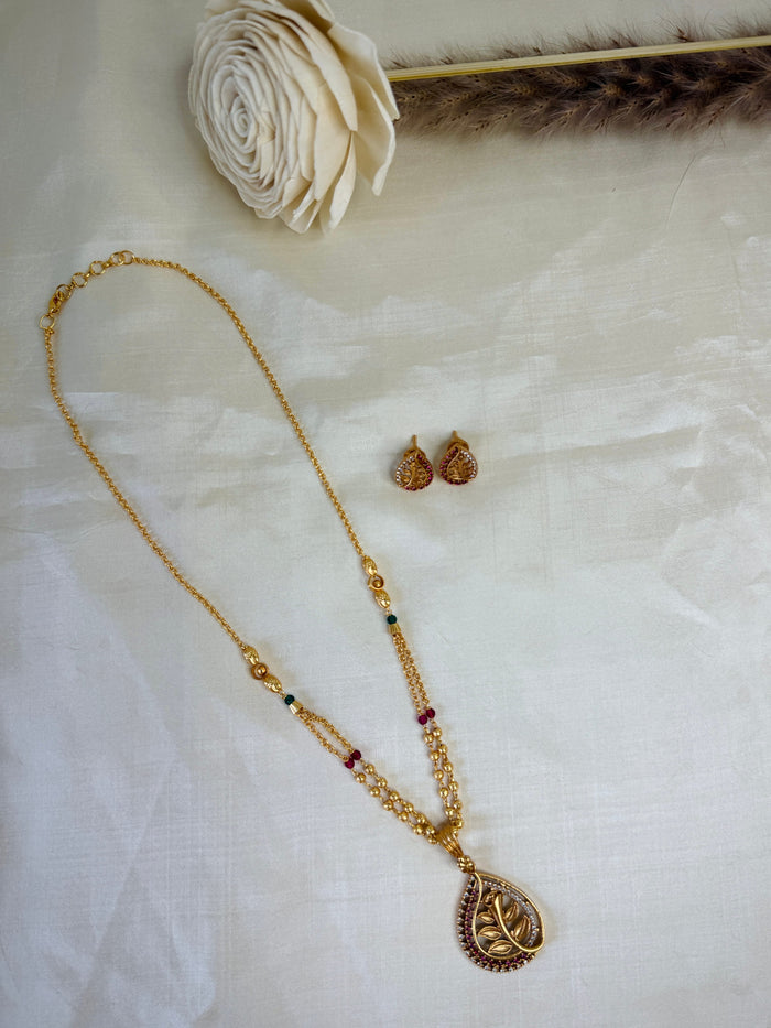 Antique Gold Leaf Design Teardrop Pendent With Bead Chain Set