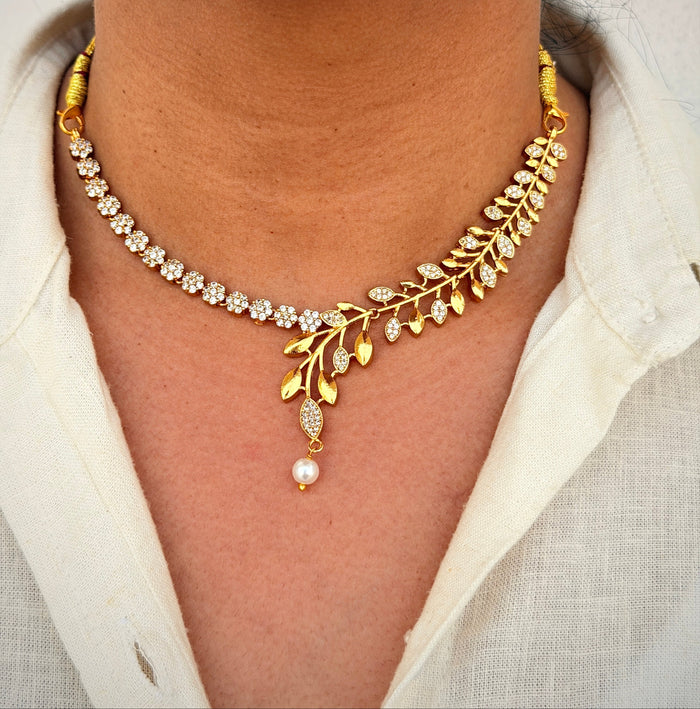 Charm Drop Floral Necklace Set