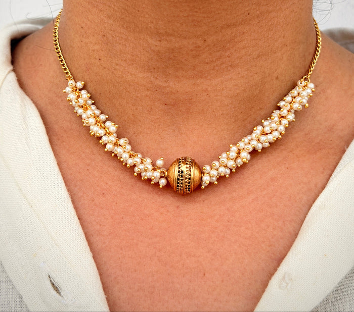 Clustered Pearl Necklace Set