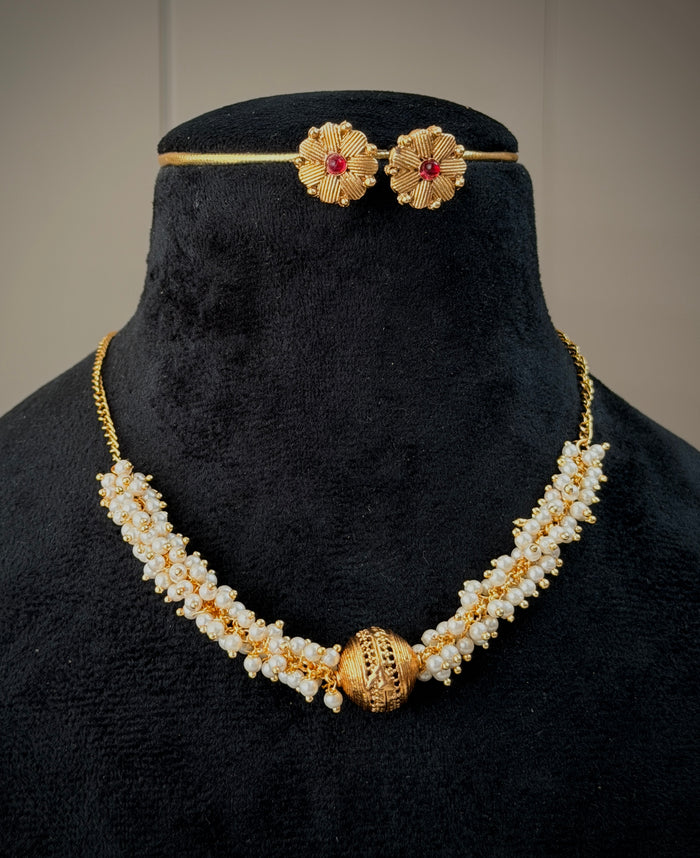 Clustered Pearl Necklace Set