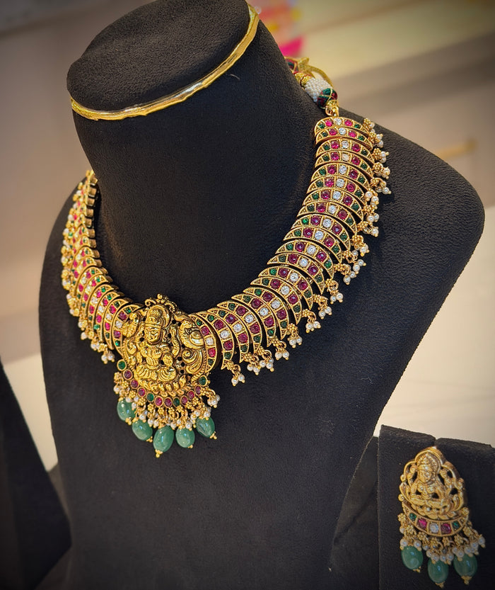 Crescent Temple Choker Necklace Set
