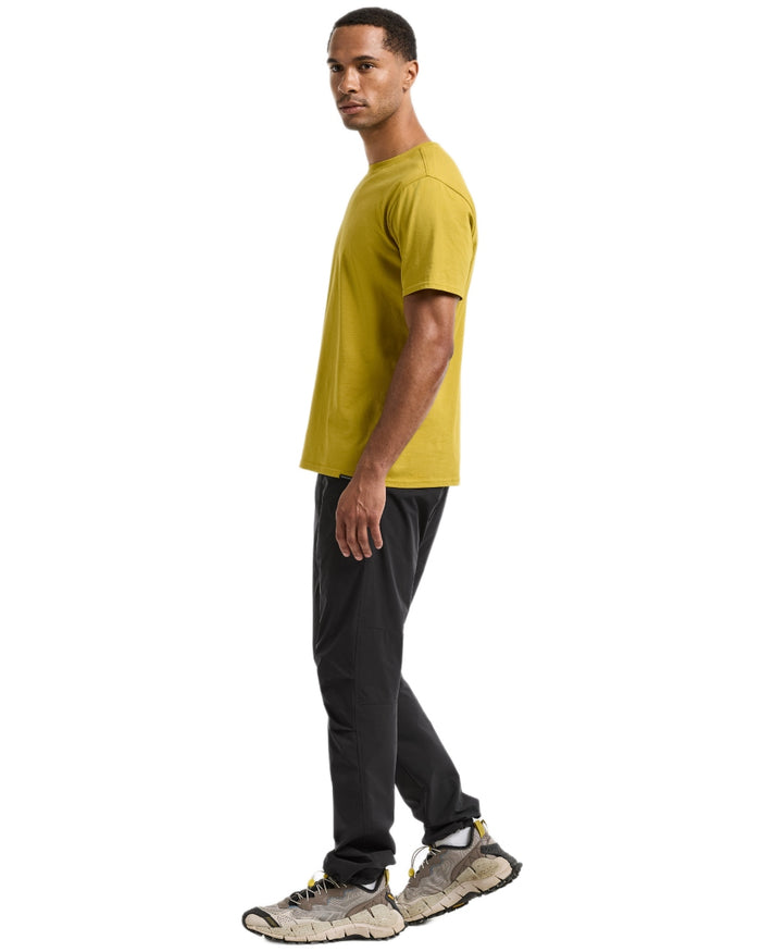 Black coloured Didriksons Mens Asher Pants on white background #colour_black