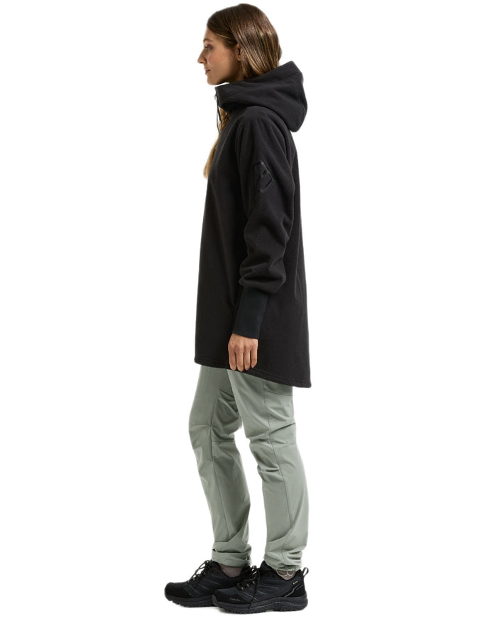 Black coloured Didriksons Womens Rinda Windproof Full-Zip Fleece on white background #colour_black