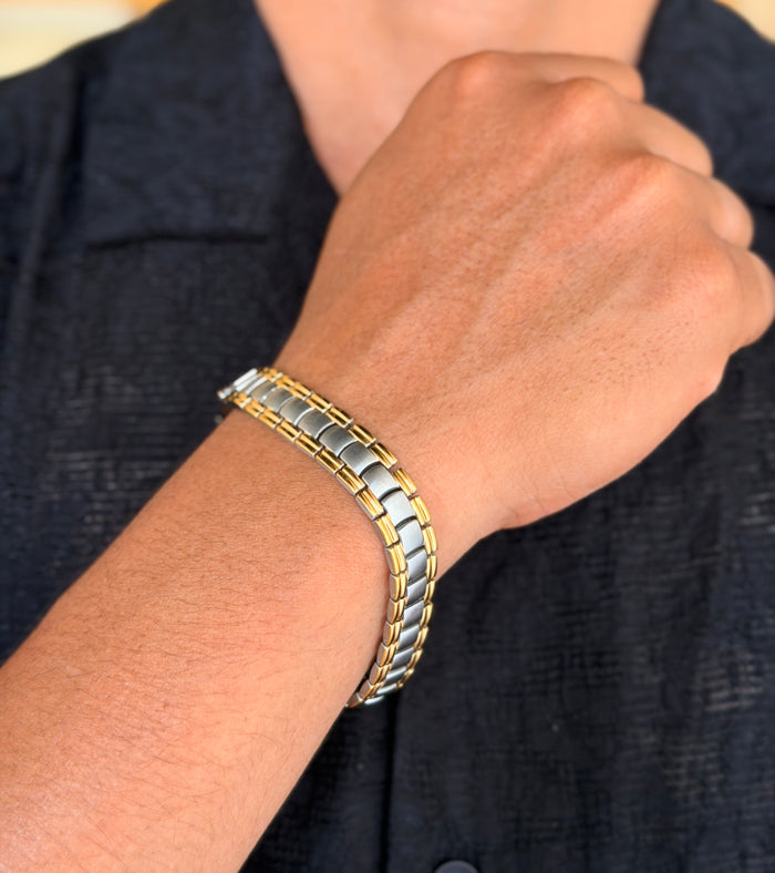 Dual‑Tone Men's Smooth Link Bracelet