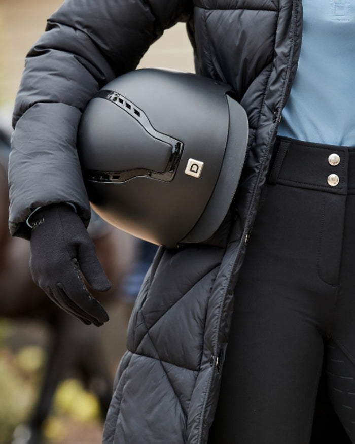 Black Coloured Dublin Polartec Fleece Riding Gloves on outdoor background #colour_black