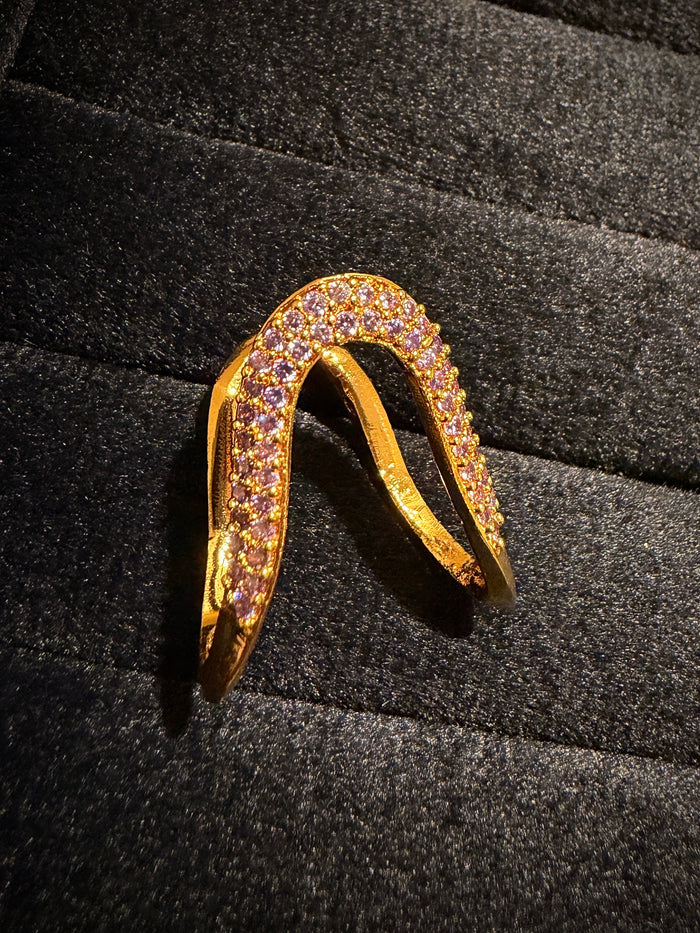 Elegant Curved Pavé Stone Ring