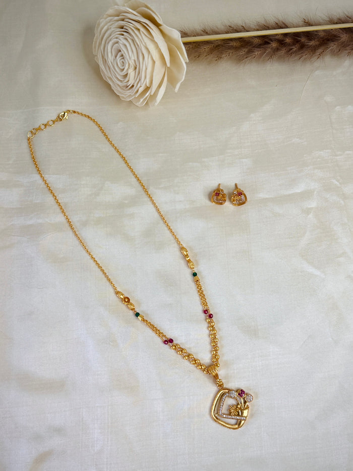 Elegant Gold Open Square Floral Pendent Beaded Designer Chain Set