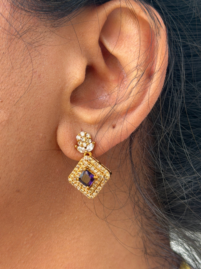 gold earring
