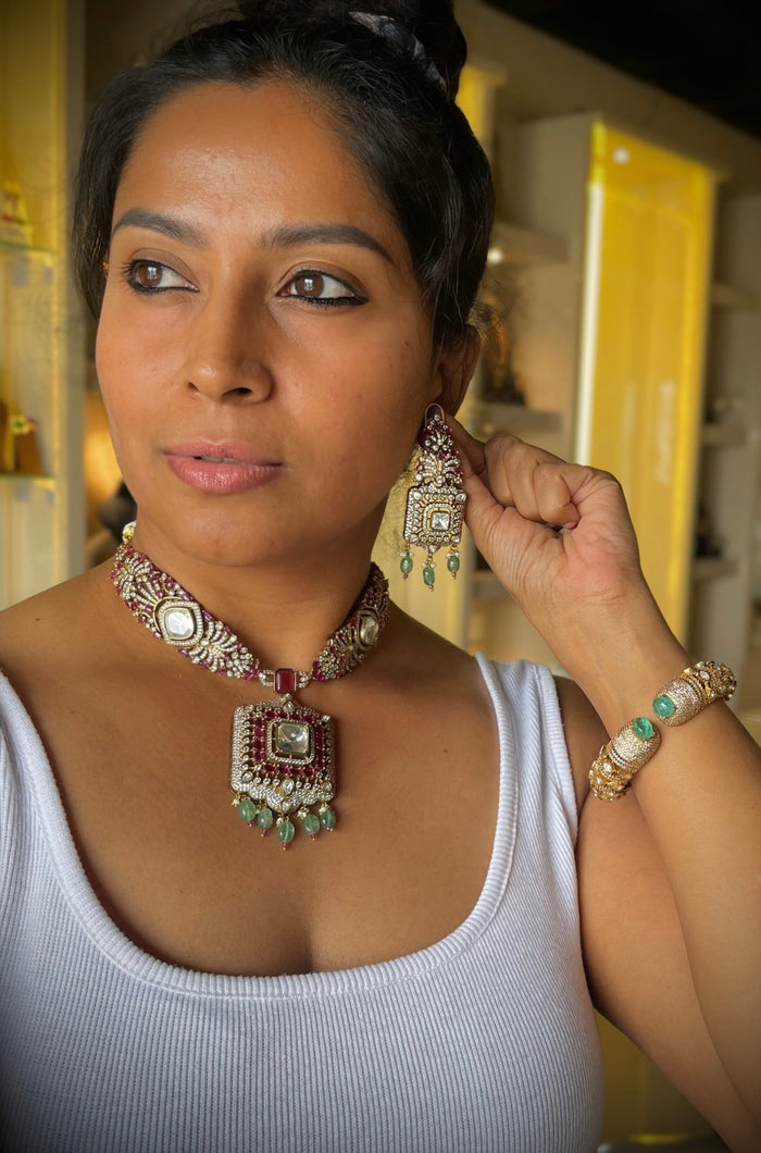 Emerald Empress: The Royal Serpent Bracelet