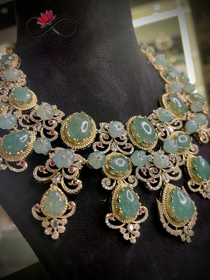 Emerald-like Natural Stone Choker Necklace Set