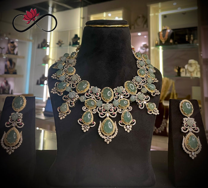 Emerald-like Natural Stone Choker Necklace Set
