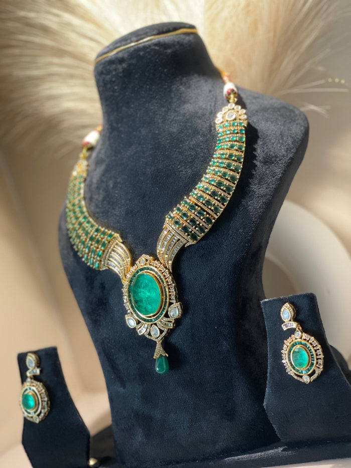 Emerald Opulence Choker Necklace Set