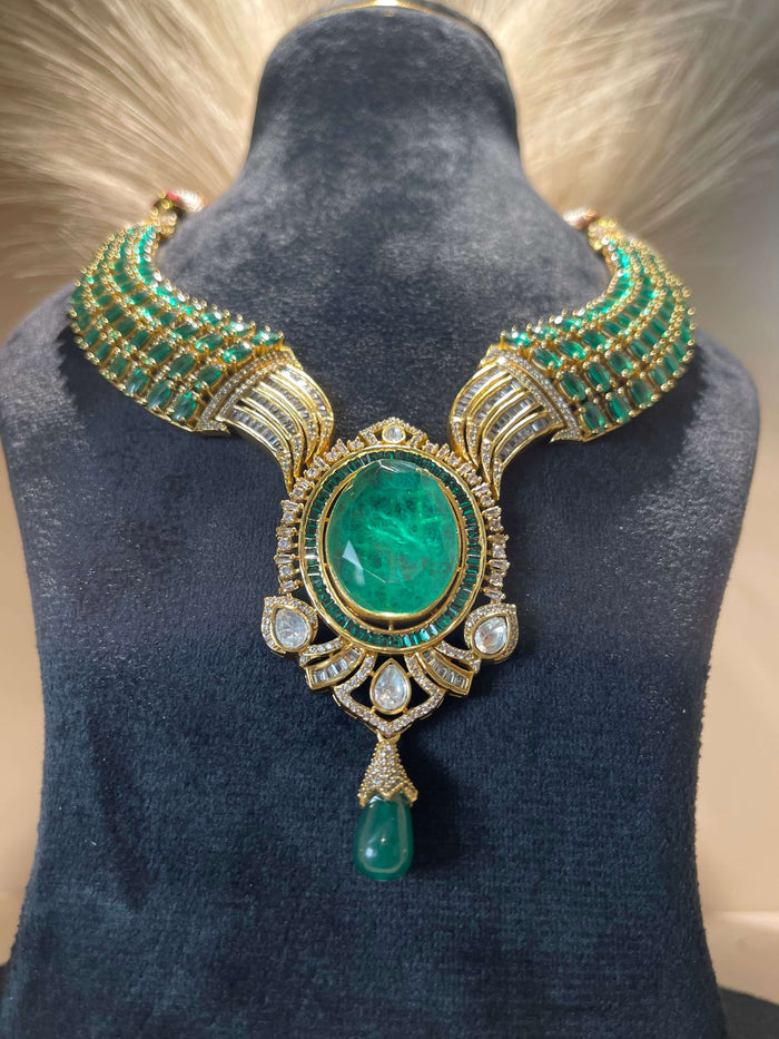 Emerald Opulence Choker Necklace Set