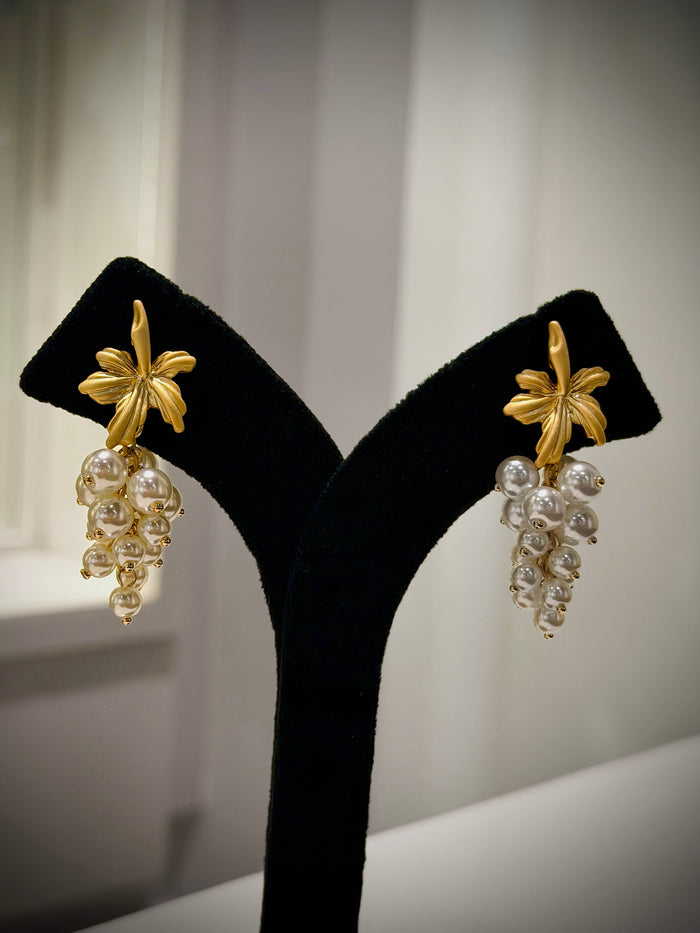 Gold Flower Pearl Grape Earrings Set