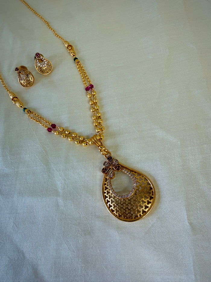 Gold Plated Cutwork Teardrop Pendant Ruby Emerald Beaded Chain Set