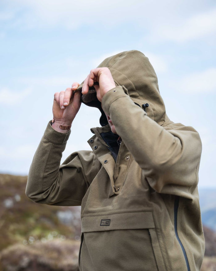 Olive Coloured Hoggs of Fife Mens Torness Trilaminate Waterproof Smock on sky background #colour_olive