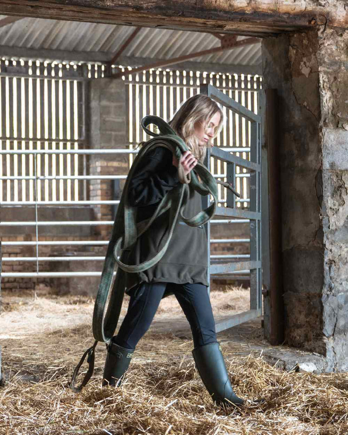 Black Coloured Hoggs of Fife Womens Skye Active Thermal Leggings on outdoor background #colour_black