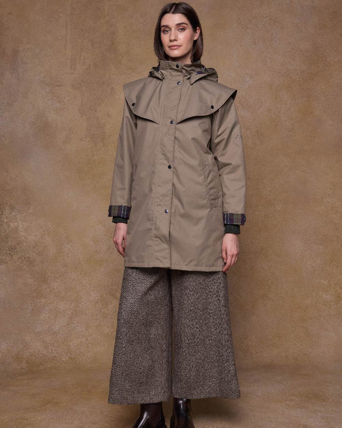 Chinchilla Coloured Jack Murphy Womens Dingle Waterproof Jacket on indoor background #colour_chinchilla
