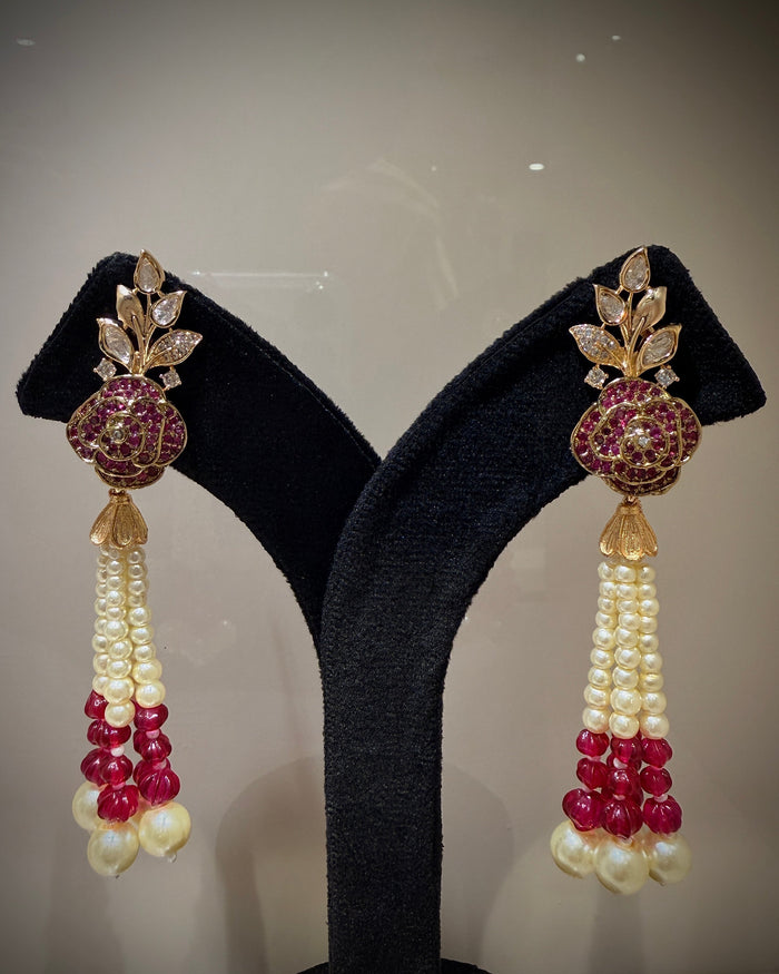 Luxe Pearl Tassel Rose Hasli Choker Set