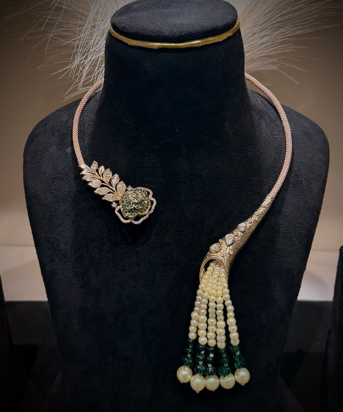 Luxe Pearl Tassel Rose Hasli Choker Set