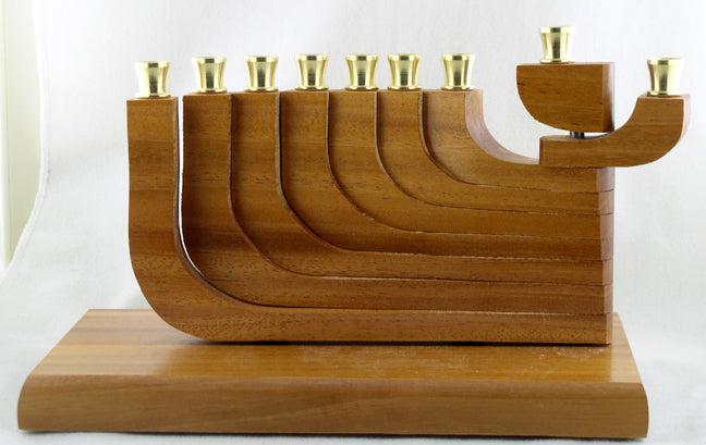 Naturally Wood Mahagony Kinetic Menorah