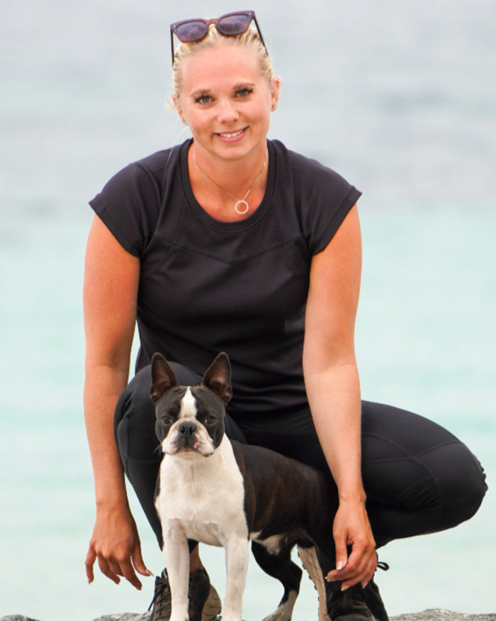 Black coloured Pinewood Womens Finnveden Function T-Shirt on outdoor background #colour_black