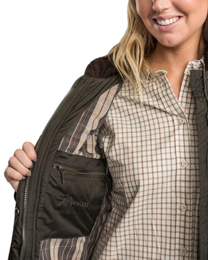 Moss Green Coloured Pinewood Womens Nydala Classic Quilt Jacket on white background #colour_moss-green