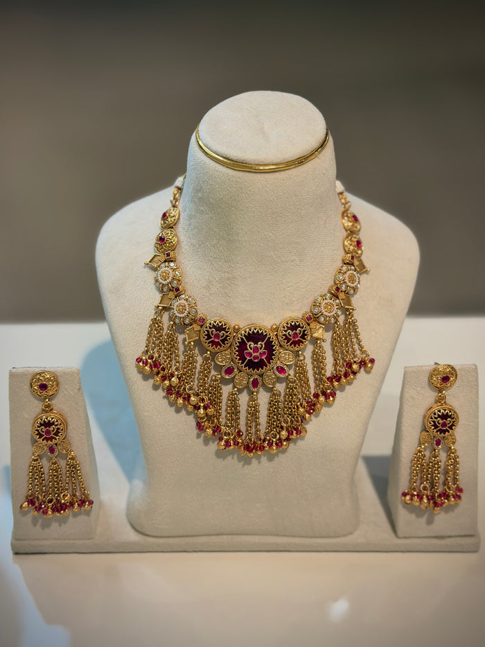 Rajwadi Red Stone Gungroo Choker Necklace Set