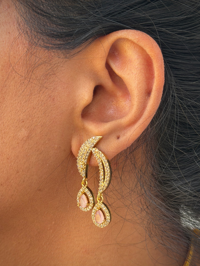 Earring with pink stone
