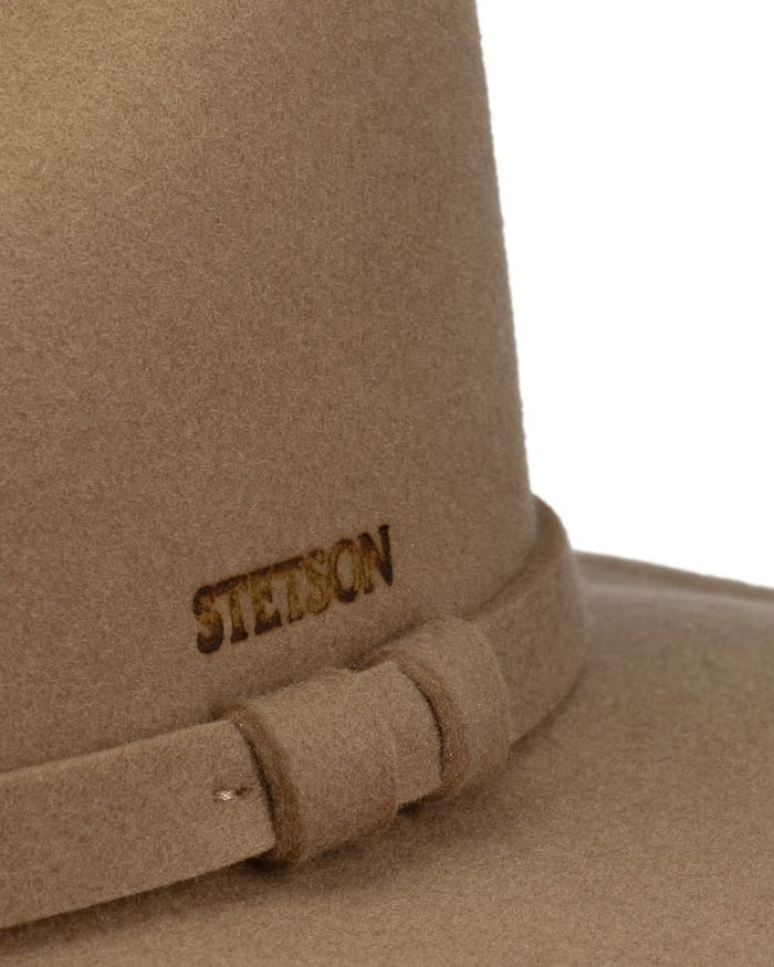 Chestnut coloured Stetson Soft Felt Traveller Wool Hat on white background #colour_chestnut